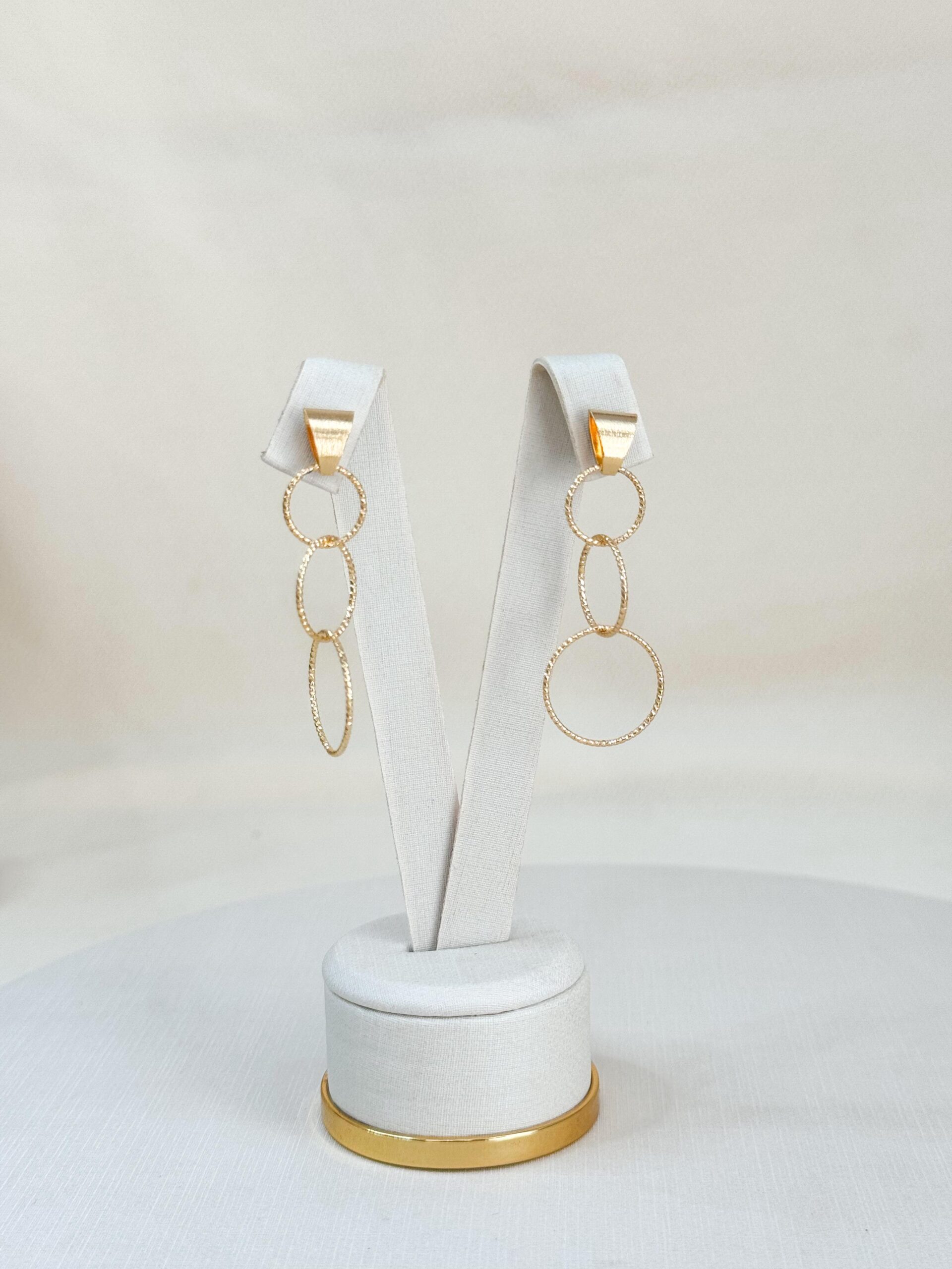 Brinco de argolas vazadas