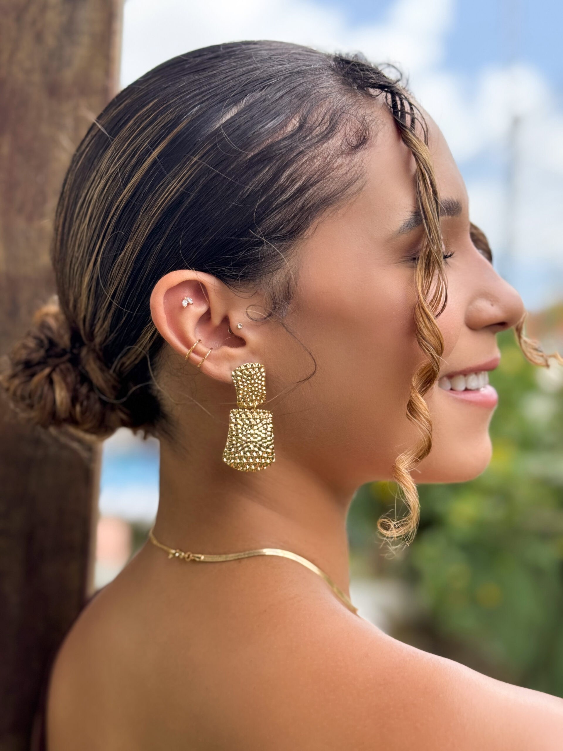 Brinco Dourado Geométrico Luxo