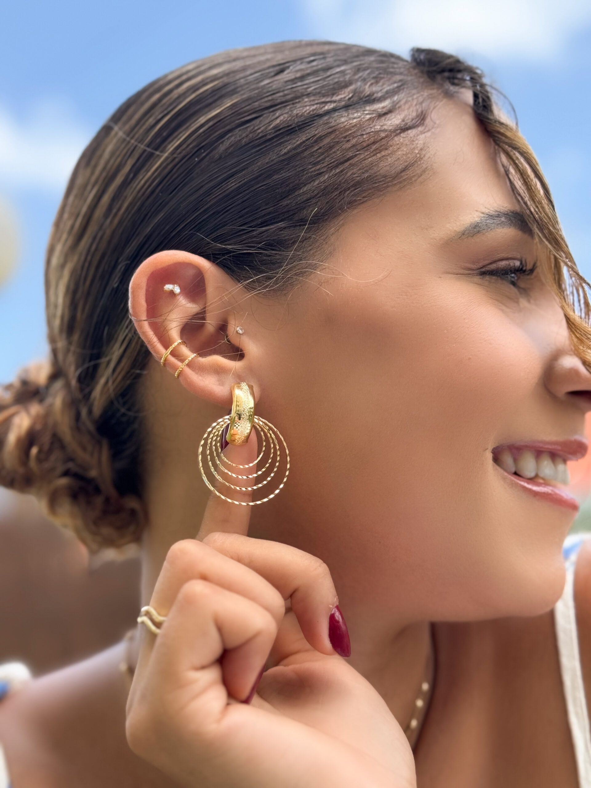 Brinco Dourado Círculos de Luz