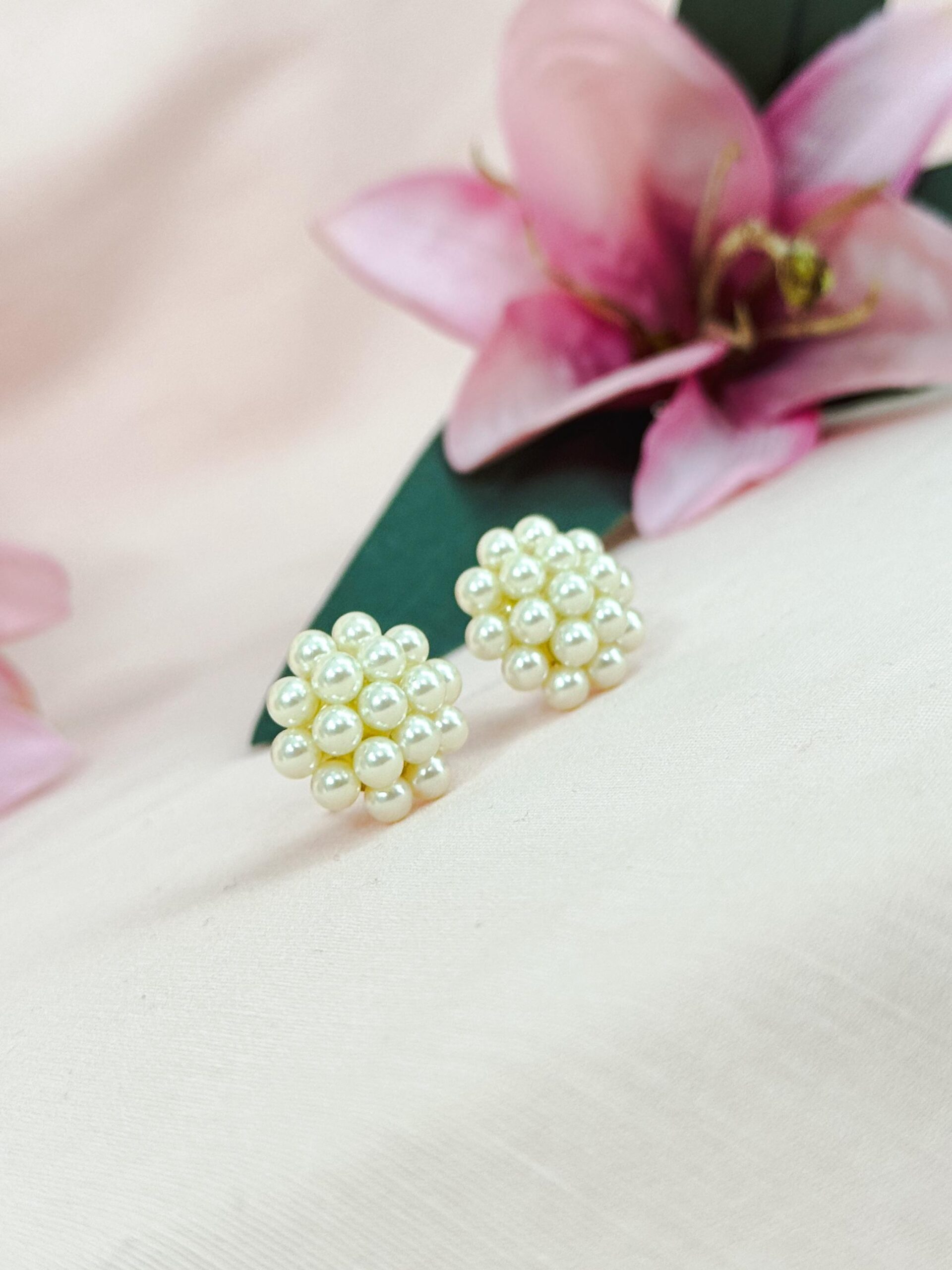 Brinco Buquê de pérolas