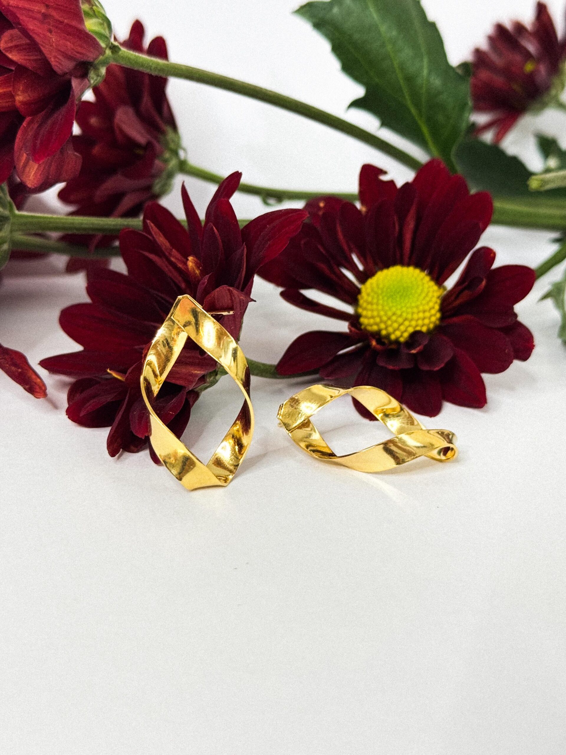 Brinco geométrico torcido