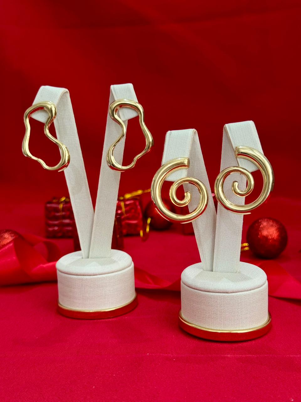 Brinco Orgânico Dourado