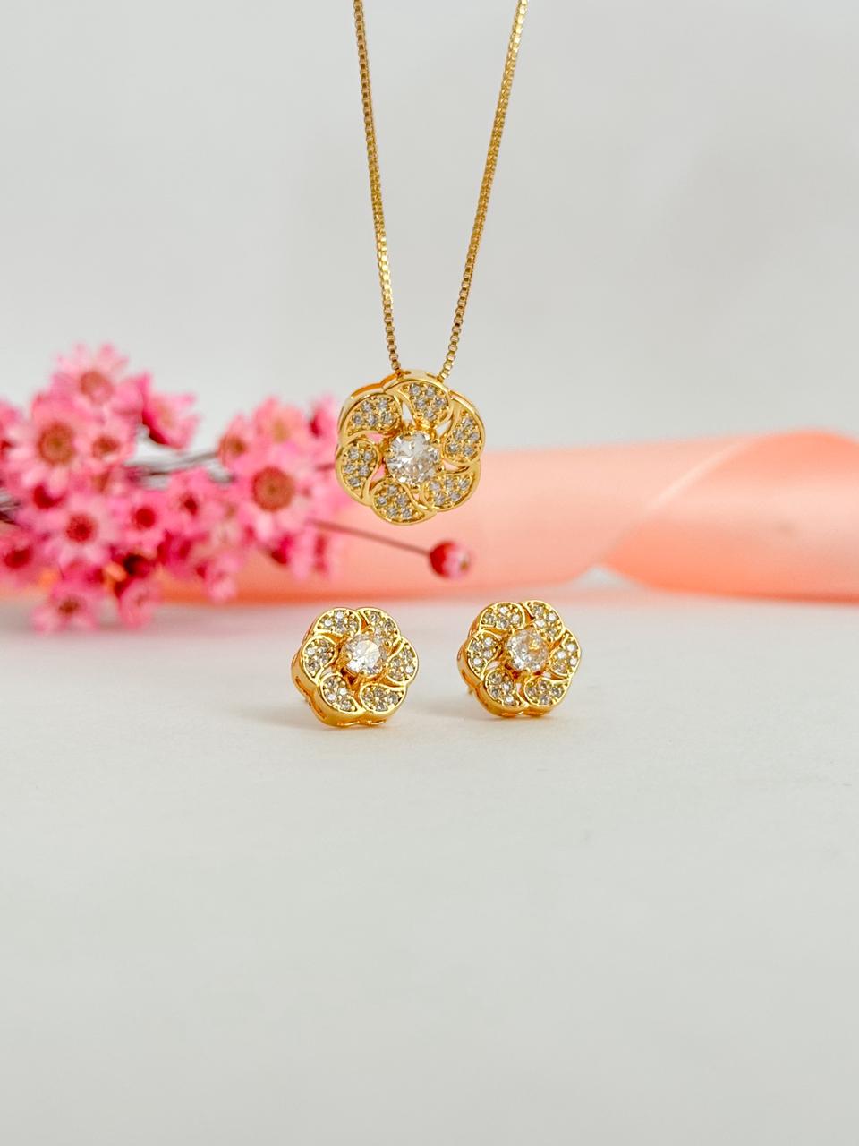 Conjunto Flor Luxo Cravejada