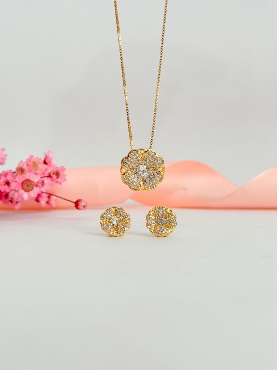 Conjunto Flor Glam