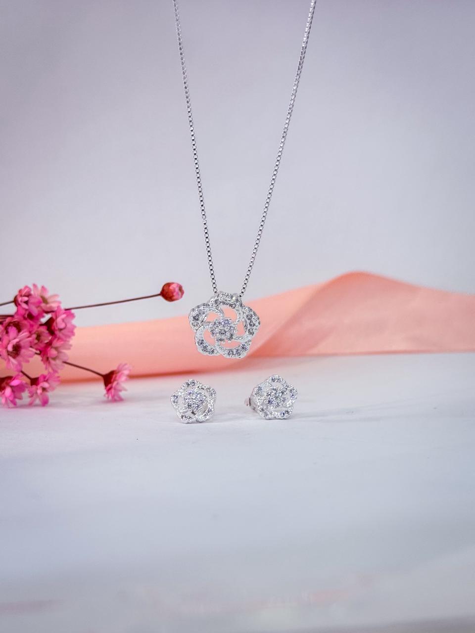 Conjunto Flor Cravejada