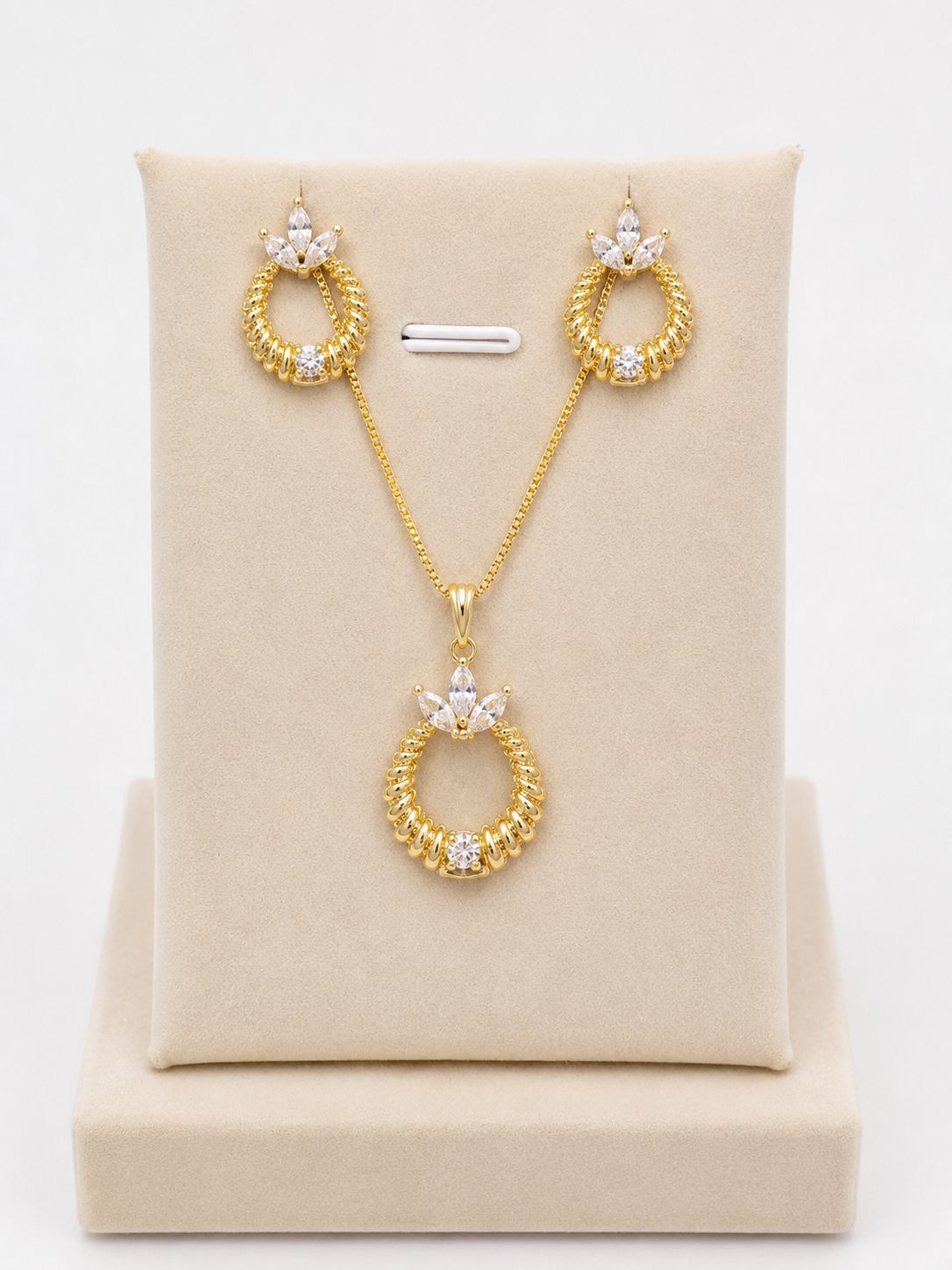 Conjunto detalhado com zircônias
