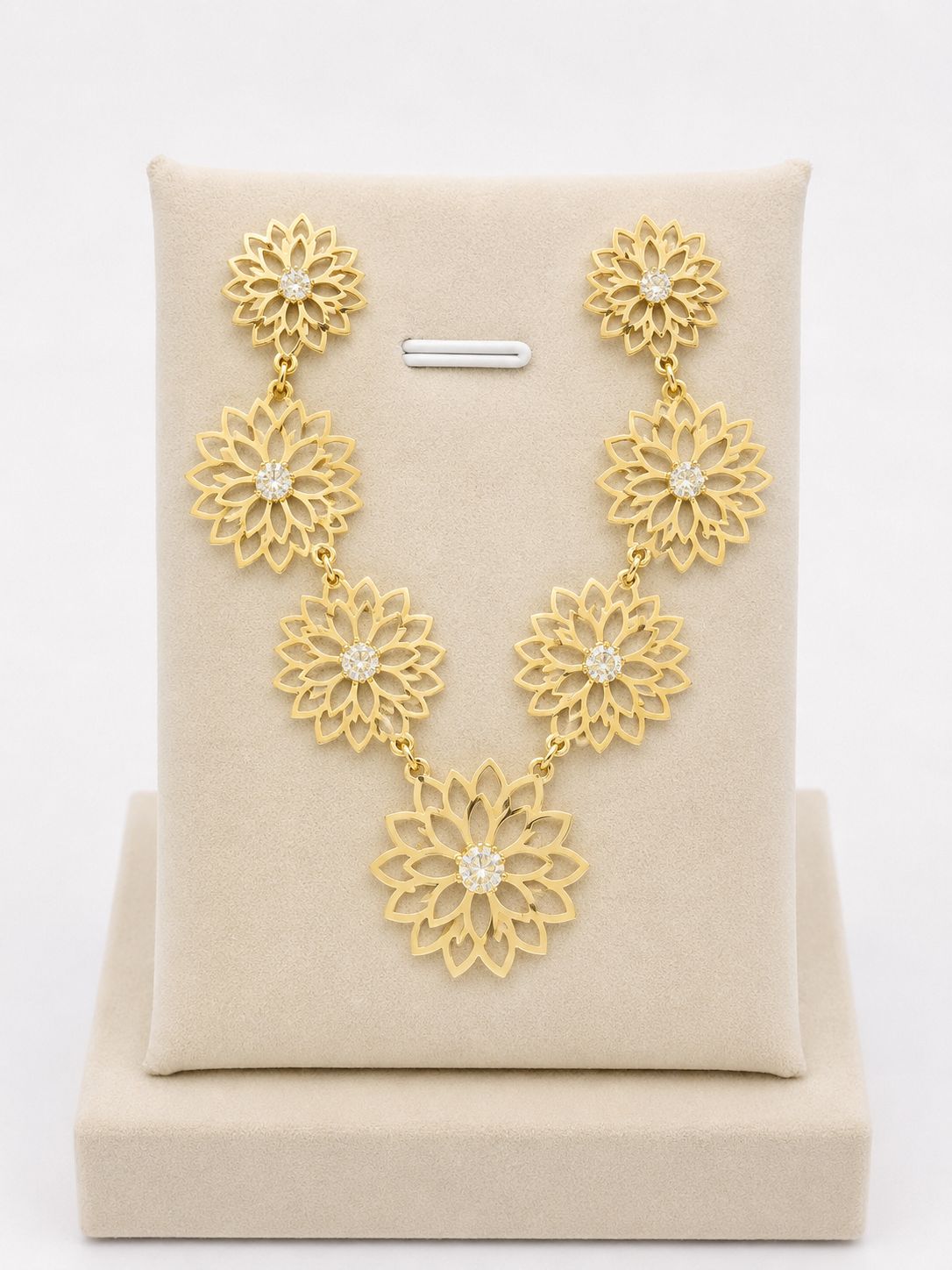 Conjunto flor vazada com ponto de luz