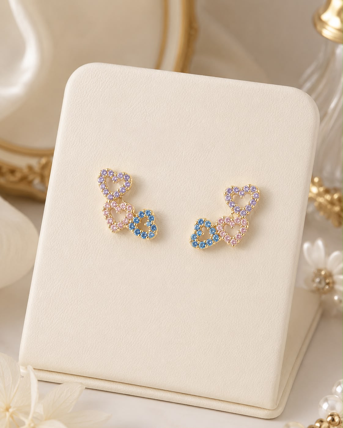 Mini Earcuff de coração com zircônias
