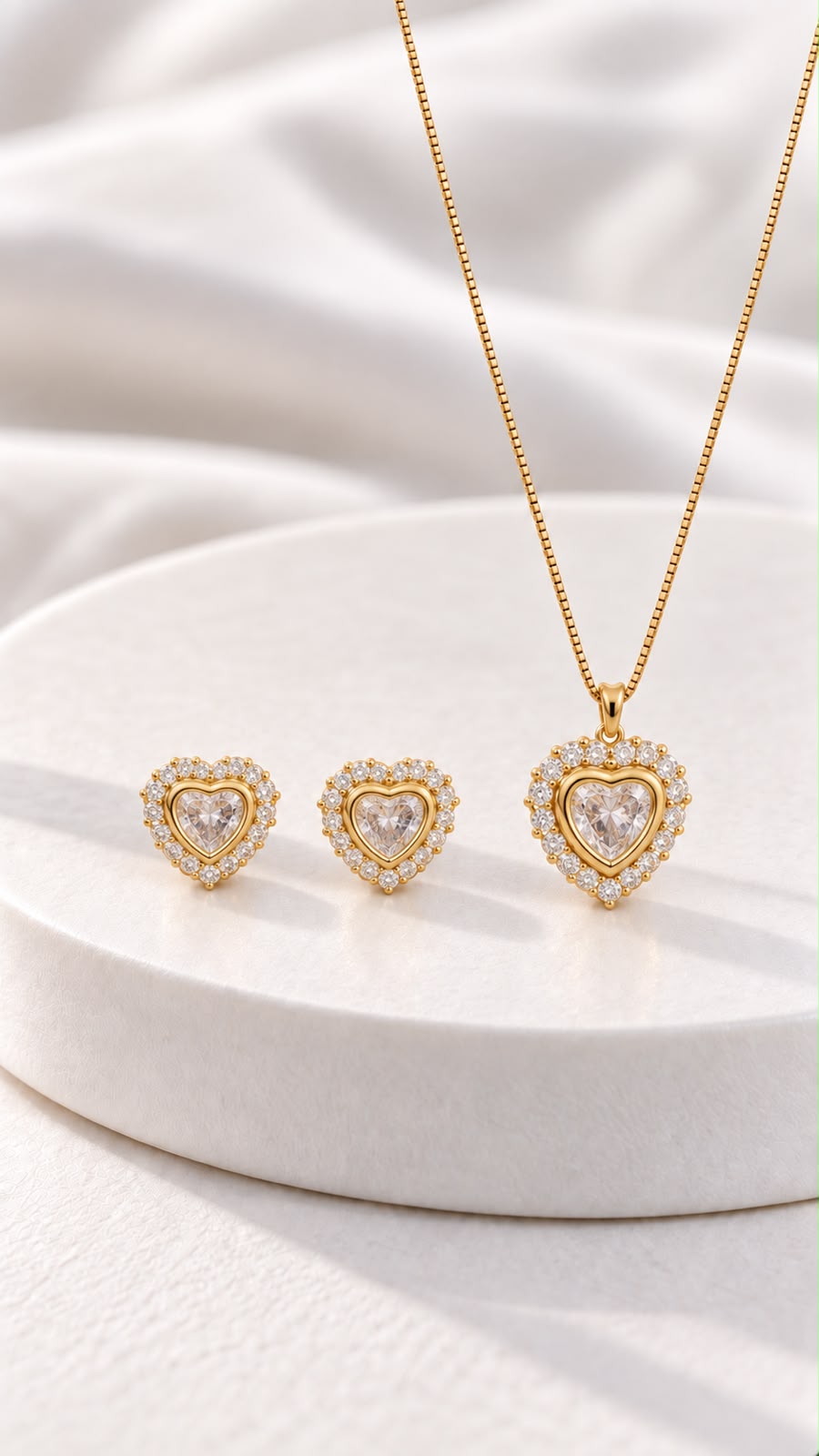 Conjunto coração cravejado com microzircônias